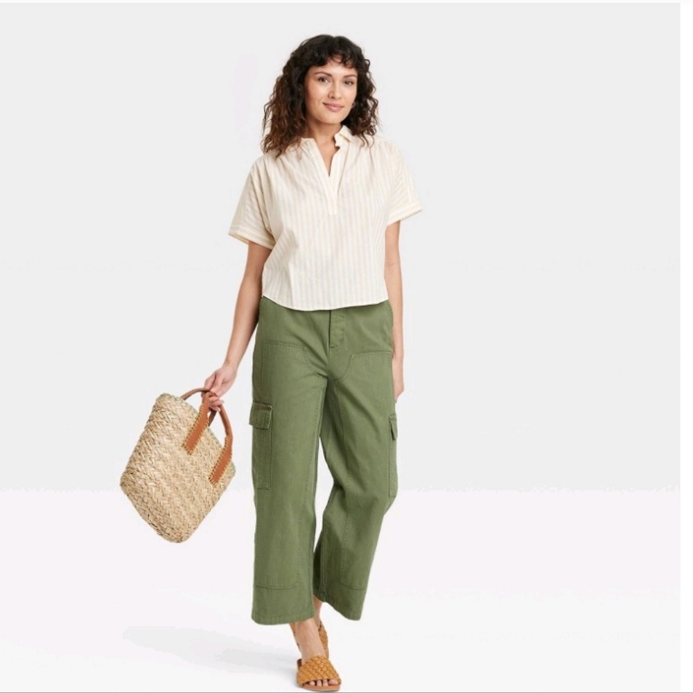 Universal Thread Woman's High-Rise Cargo Pants
